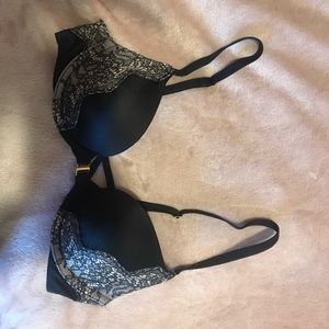 VICTORIAS SECRET Very Sexy Push Up Bra 32A